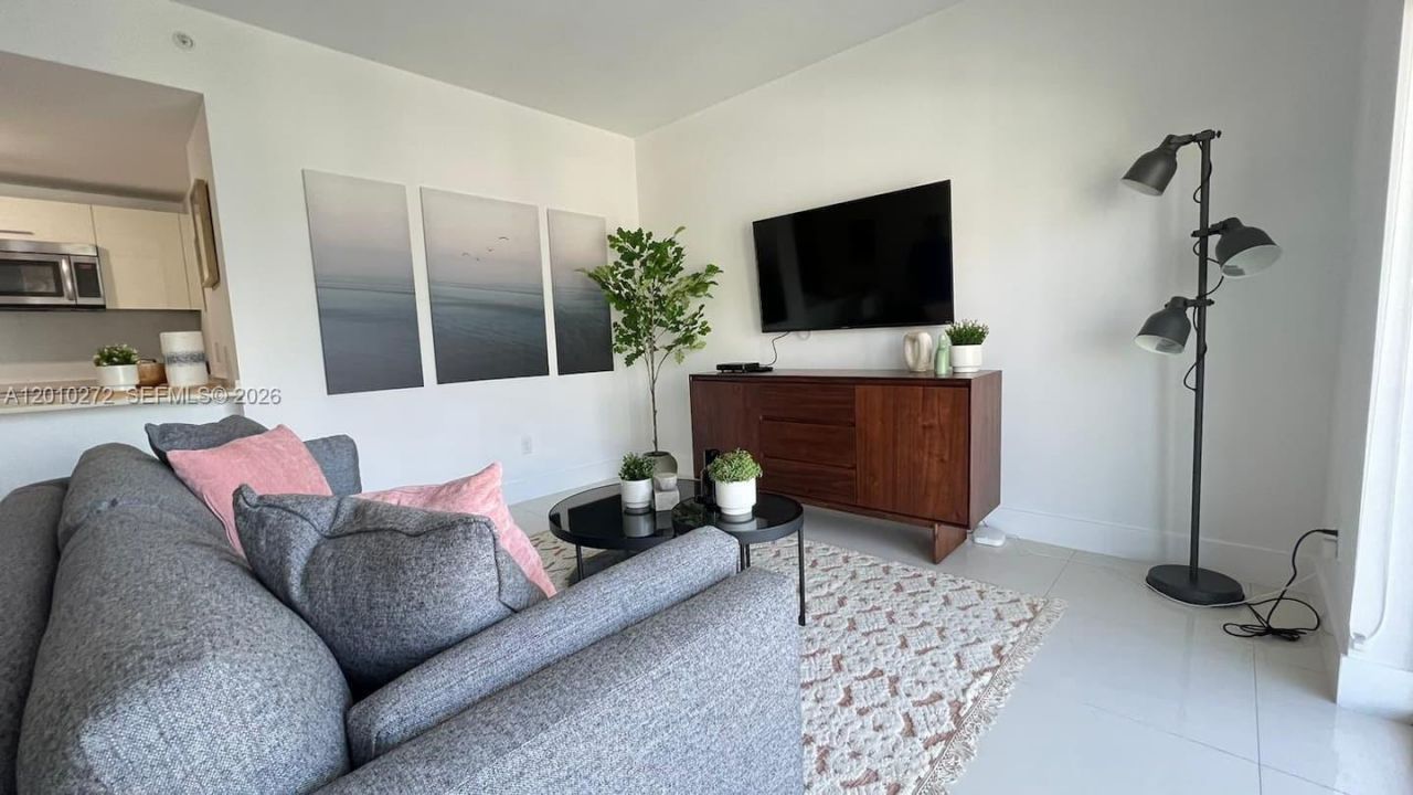 1300 Brickell Bay Dr, Unit 3400, Miami, FL 33131 Photo