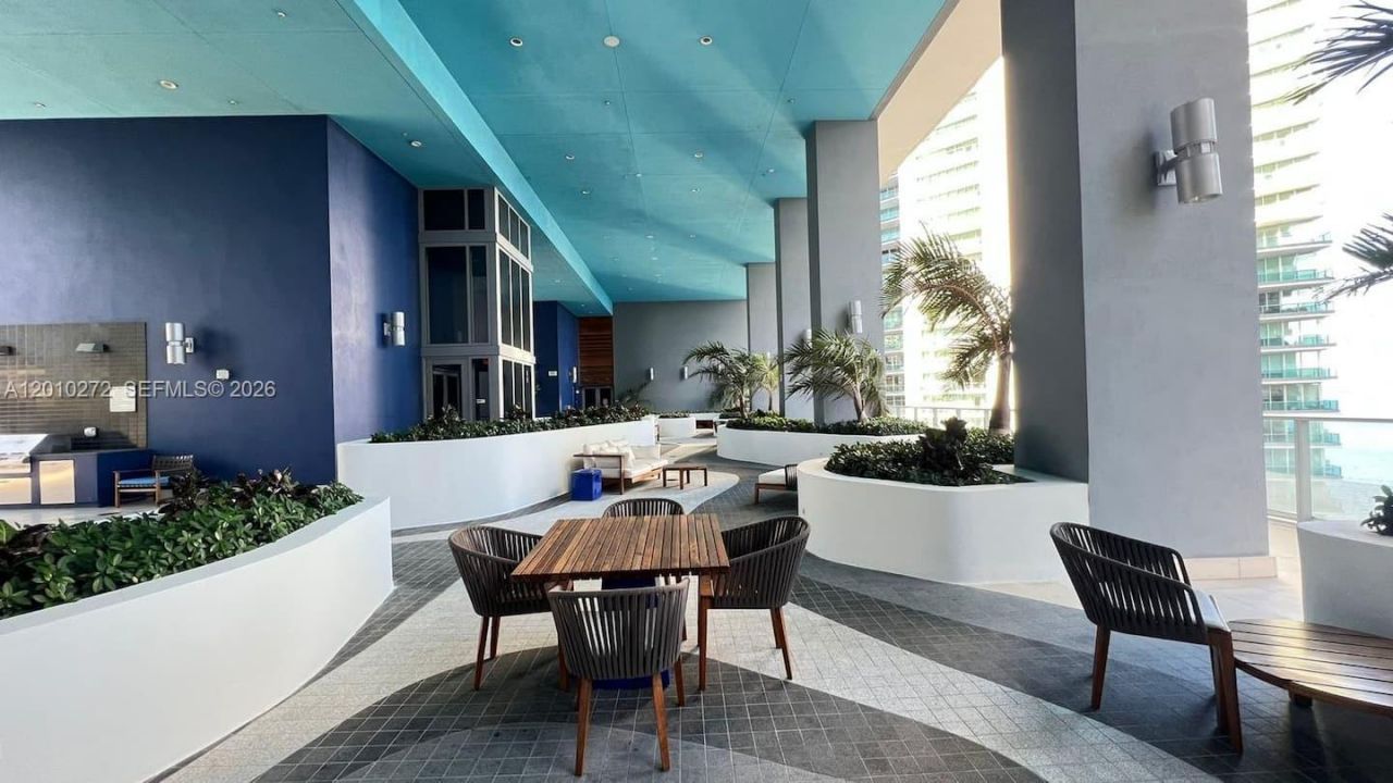 1300 Brickell Bay Dr, Unit 3400, Miami, FL 33131 Photo