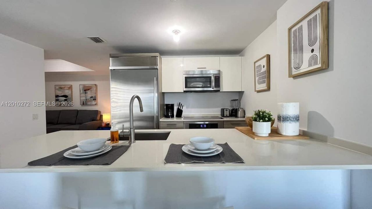 1300 Brickell Bay Dr, Unit 3400, Miami, FL 33131 Photo