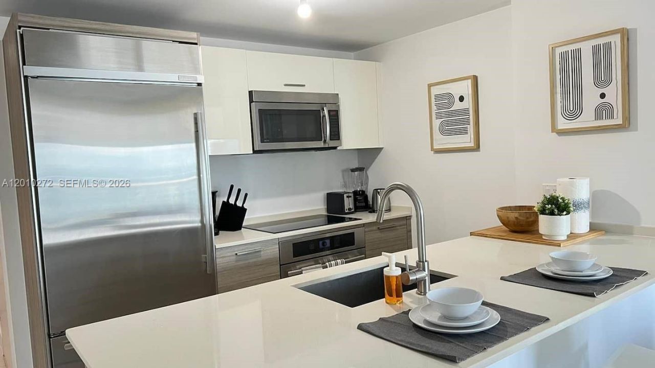1300 Brickell Bay Dr, Unit 3400, Miami, FL 33131 Photo