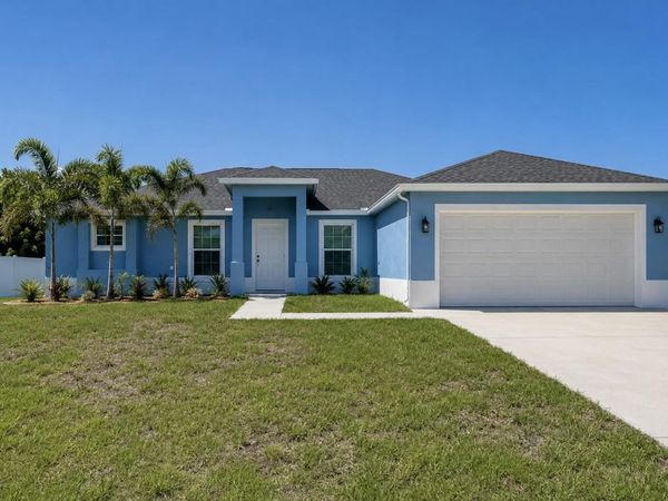 2352 SW Plum Court, Port St. Lucie, FL 34953