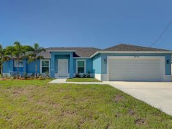 2352 SW Plum Court, Port St. Lucie, FL 34953