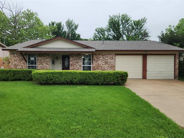 409 Nathan Street, Burleson, TX 76028