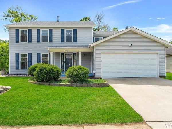 1912 Springtree Drive, Maryland Heights, MO 63043