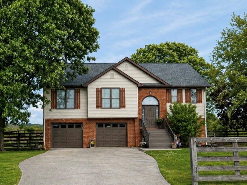 516 Pendley Road Se, Calhoun, GA 30701 Main Photo