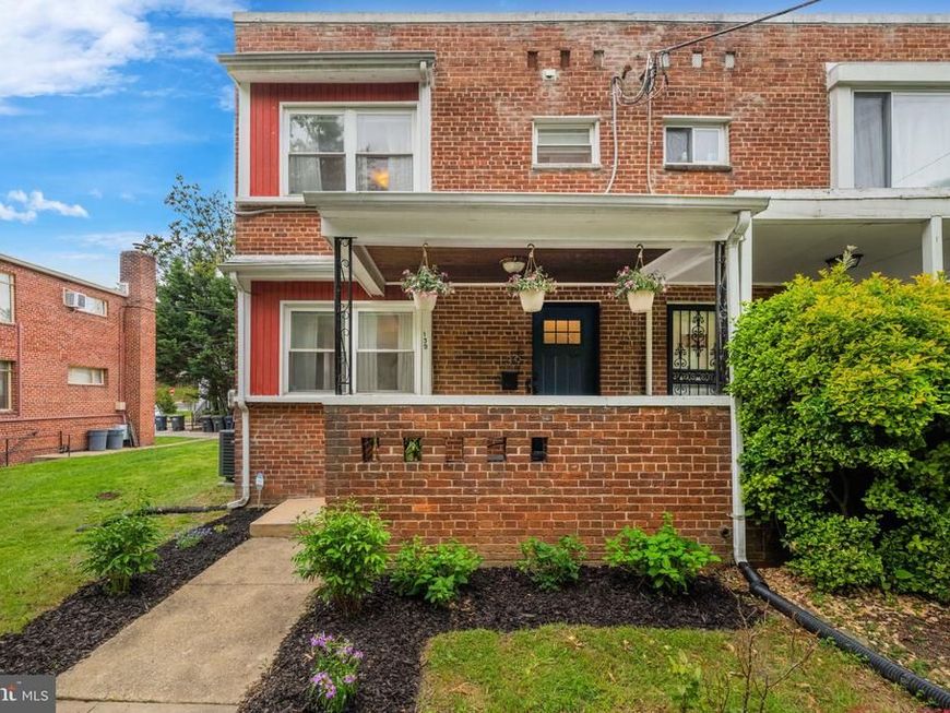 139 Hawaii Avenue Ne, Washington, DC 20011 Main Photo