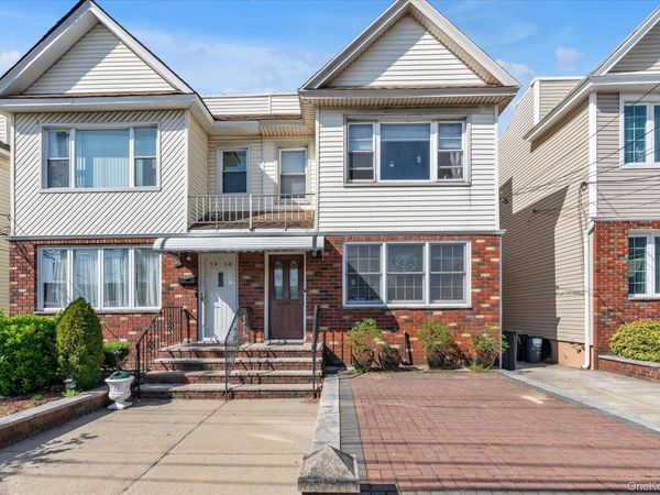 5936 69th Place , Maspeth, NY 11378