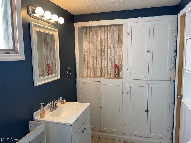 146 W 8th Street, Dover, OH 44622 Photo 18