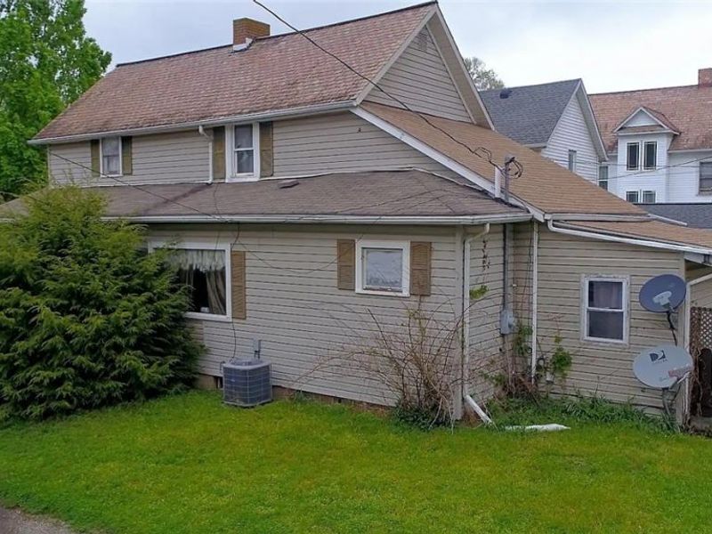 146 W 8th Street, Dover, OH 44622 Photo 3