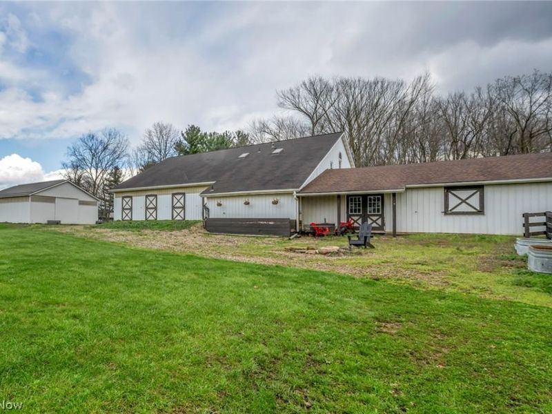 4020 Faircrest Street SW, Canton, OH 44706 Photo 2