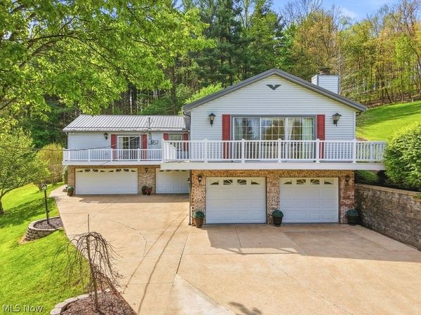 411 E Mohawk Drive , Malvern, OH 44644