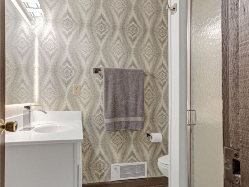 411 E Mohawk Drive , Malvern, OH 44644 Photo 25