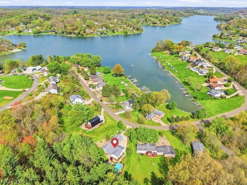 411 E Mohawk Drive , Malvern, OH 44644 Photo 3