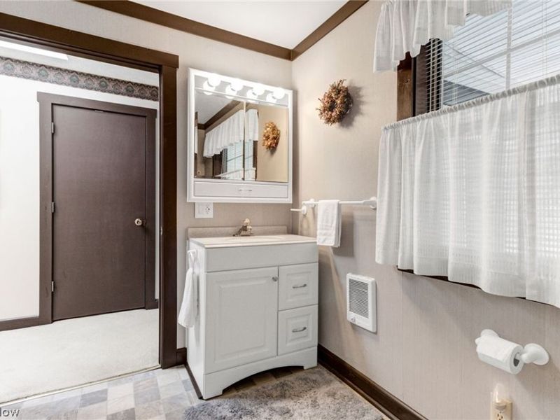 411 E Mohawk Drive , Malvern, OH 44644 Photo 31