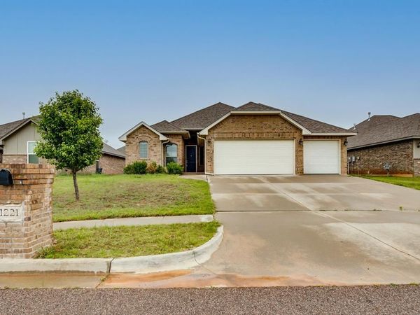 1221 Pebble Pond Drive, Norman, OK 73071