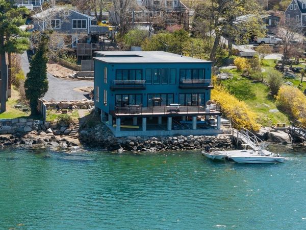 498 Washington St, Gloucester, MA 01930