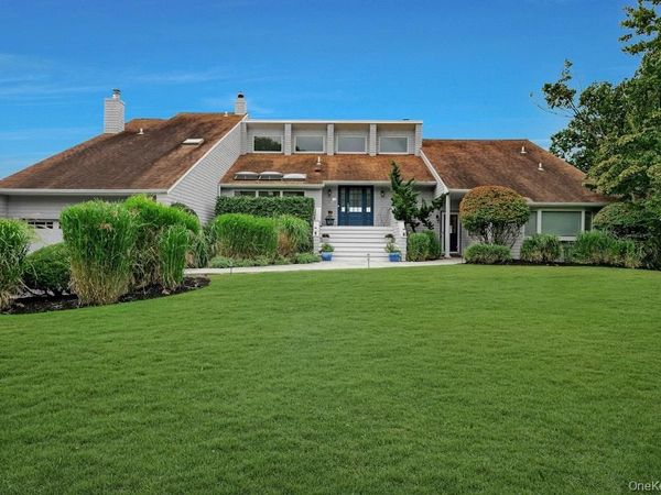 11 Convent Lane , Center Moriches, NY 11934