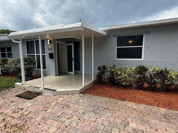 1619 Shenandoah St, Hollywood, FL 33020