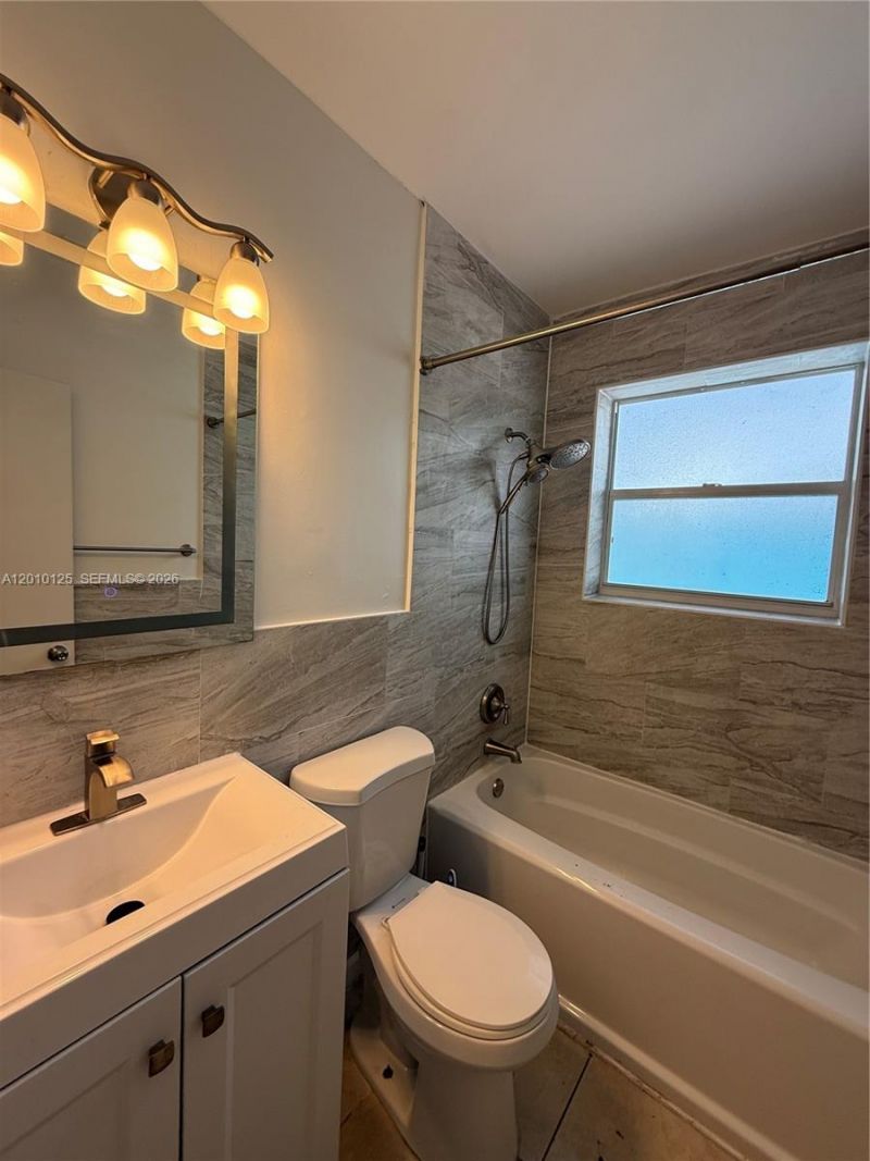 1619 Shenandoah St, Hollywood, FL 33020 Photo