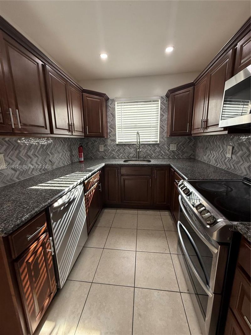 1619 Shenandoah St, Hollywood, FL 33020 Photo
