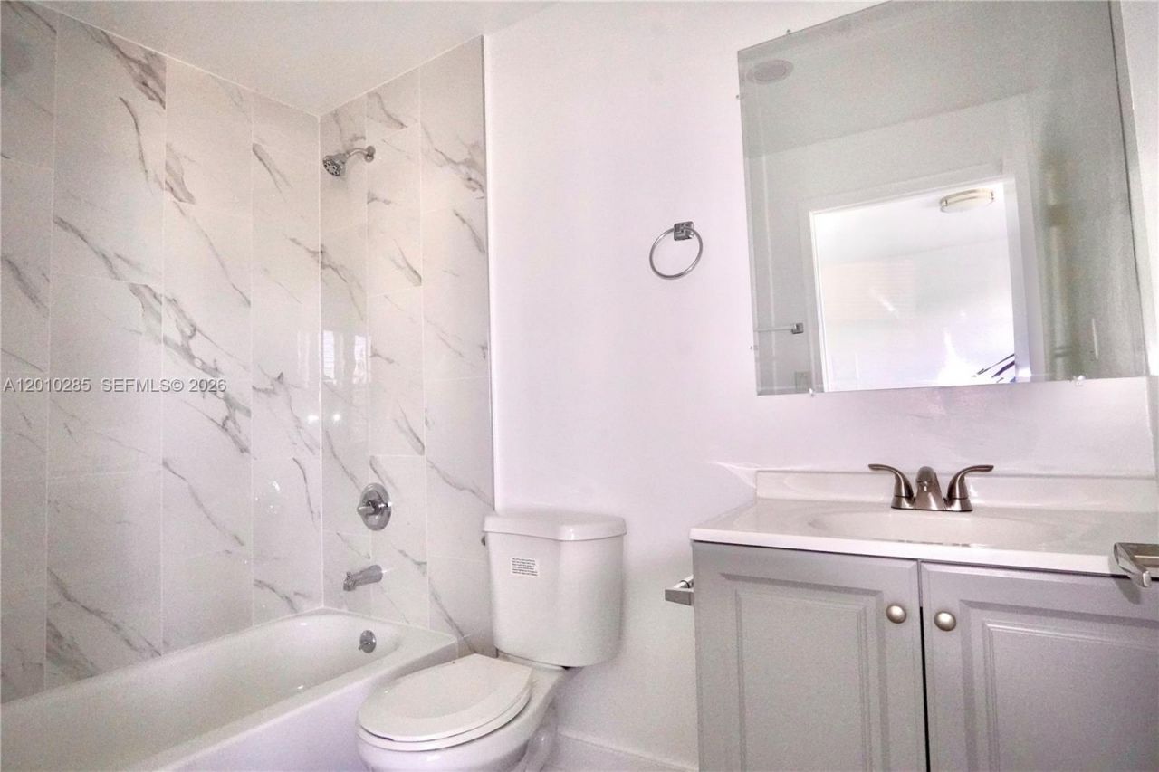 501 SW 6th Ct, Unit 322, Miami, FL 33130 Photo