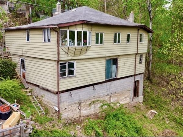 167 Lakeside Dr W, Liberty, NJ 07823