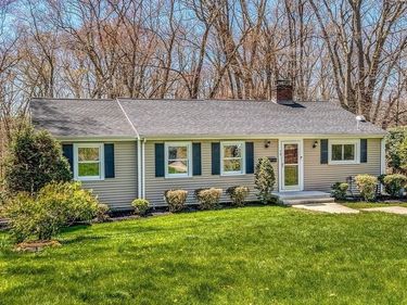 10 Country Club Drive, Walpole, MA 02081