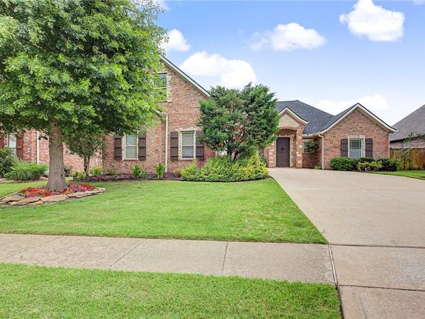 4312 W Woodview Drive , Rogers, AR 72758
