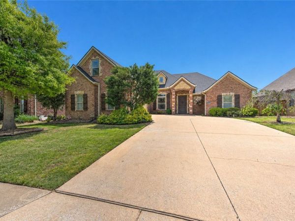 4312 W Woodview Drive , Rogers, AR 72758