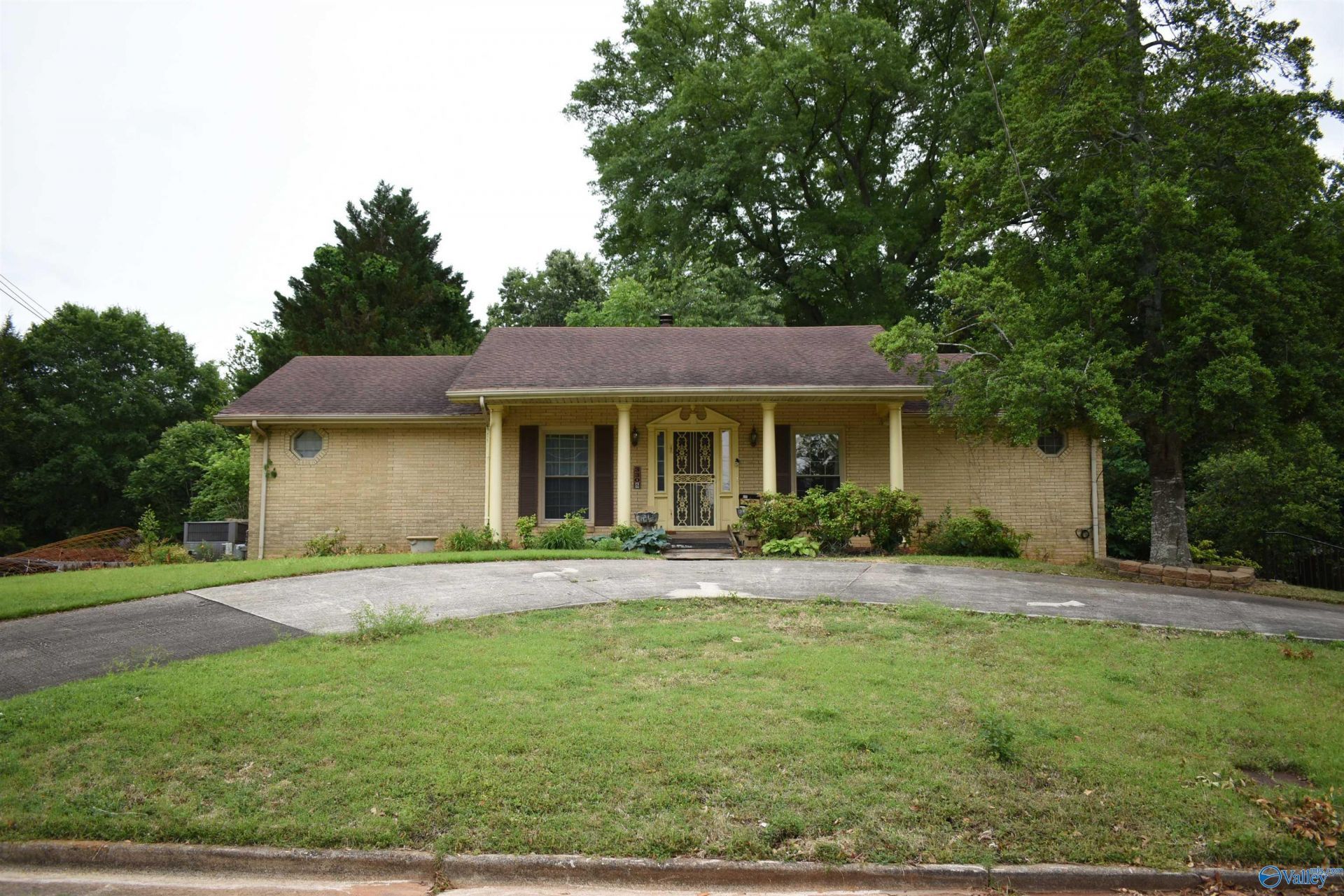 3305 Greymont Drive, Huntsville, AL 35801 Main Photo