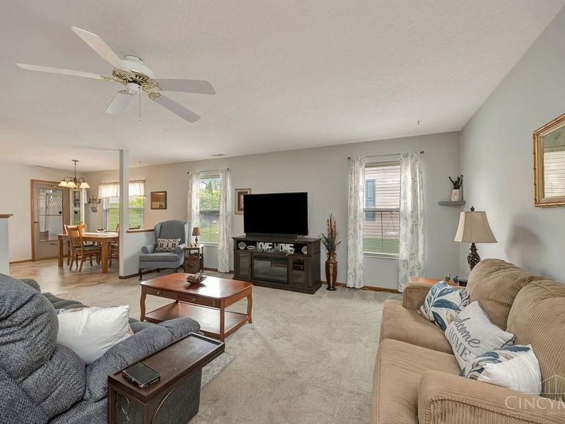 61 W Persimmon Drive, Hamilton, OH 45013 Photo 13