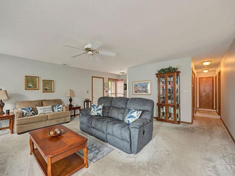 61 W Persimmon Drive, Hamilton, OH 45013 Photo 16