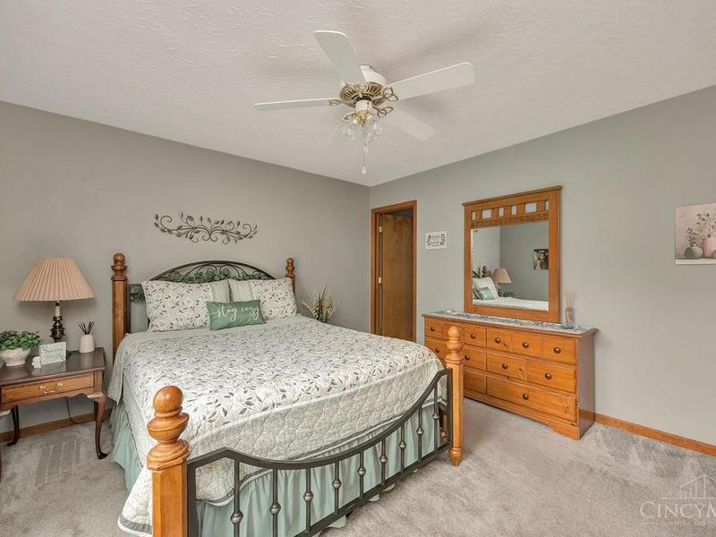 61 W Persimmon Drive, Hamilton, OH 45013 Photo 17