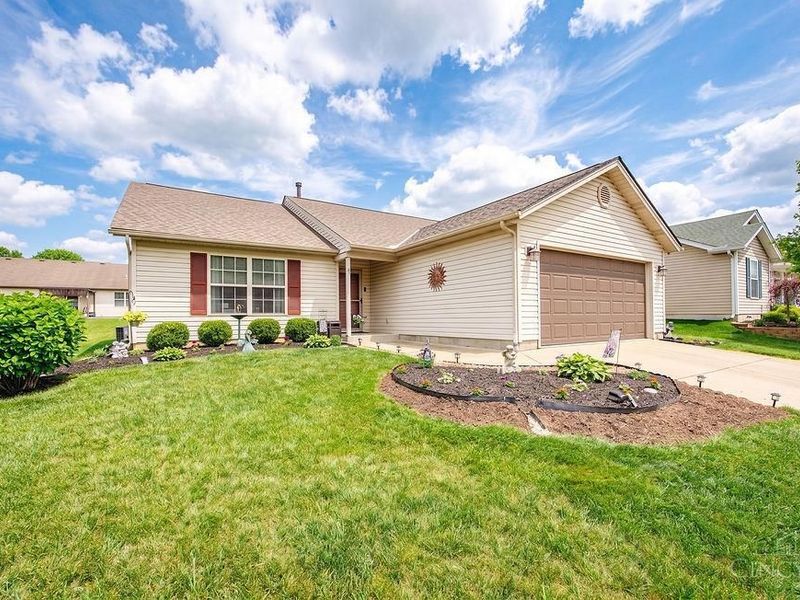 61 W Persimmon Drive, Hamilton, OH 45013 Photo 2