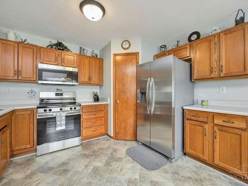 61 W Persimmon Drive, Hamilton, OH 45013 Photo 7