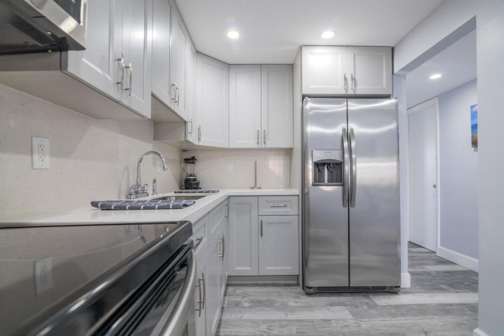 320 S Surf Road, Unit 205, Hollywood, FL 33019 Photo