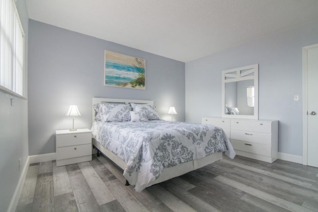 320 S Surf Road, Unit 205, Hollywood, FL 33019 Photo