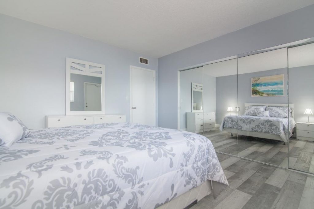 320 S Surf Road, Unit 205, Hollywood, FL 33019 Photo