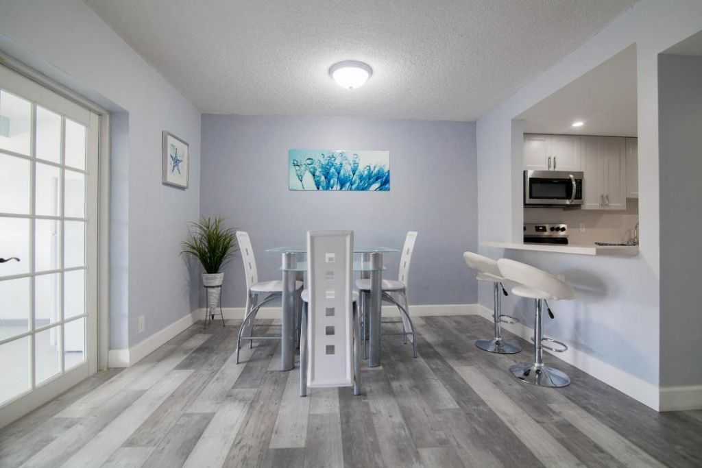 320 S Surf Road, Unit 205, Hollywood, FL 33019 Photo