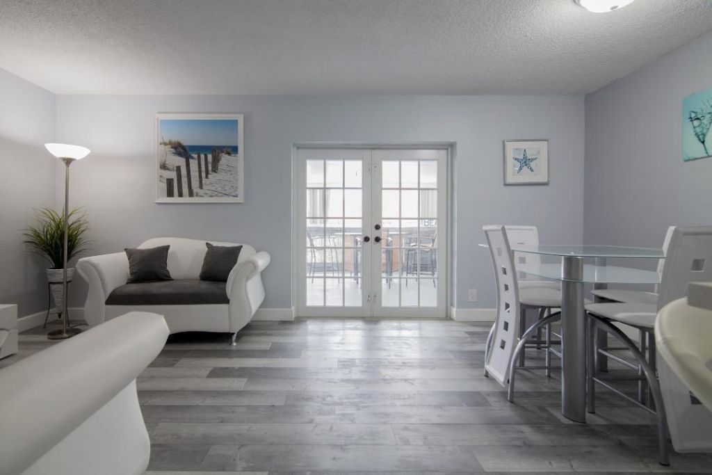 320 S Surf Road, Unit 205, Hollywood, FL 33019 Photo