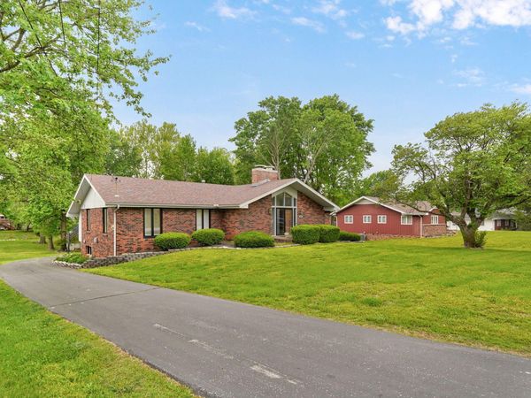 1050 E Camorene Street, Springfield, MO 65803