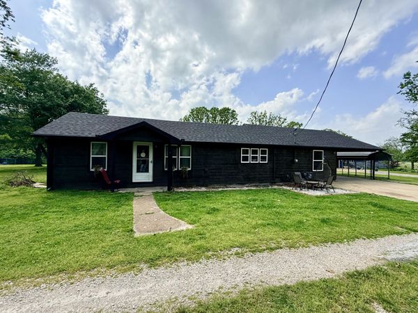 613 Hall Avenue , Ava, MO 65608