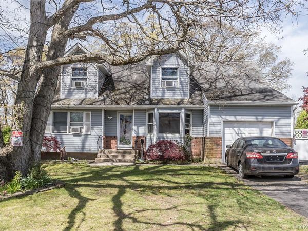 102 Pine Acres Boulevard , Deer Park, NY 11729