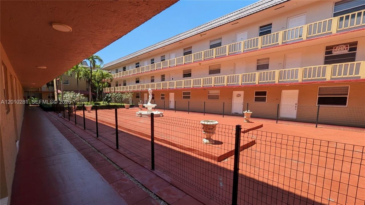 4655 Palm Ave , Unit 124, Hialeah, FL 33012 Photo