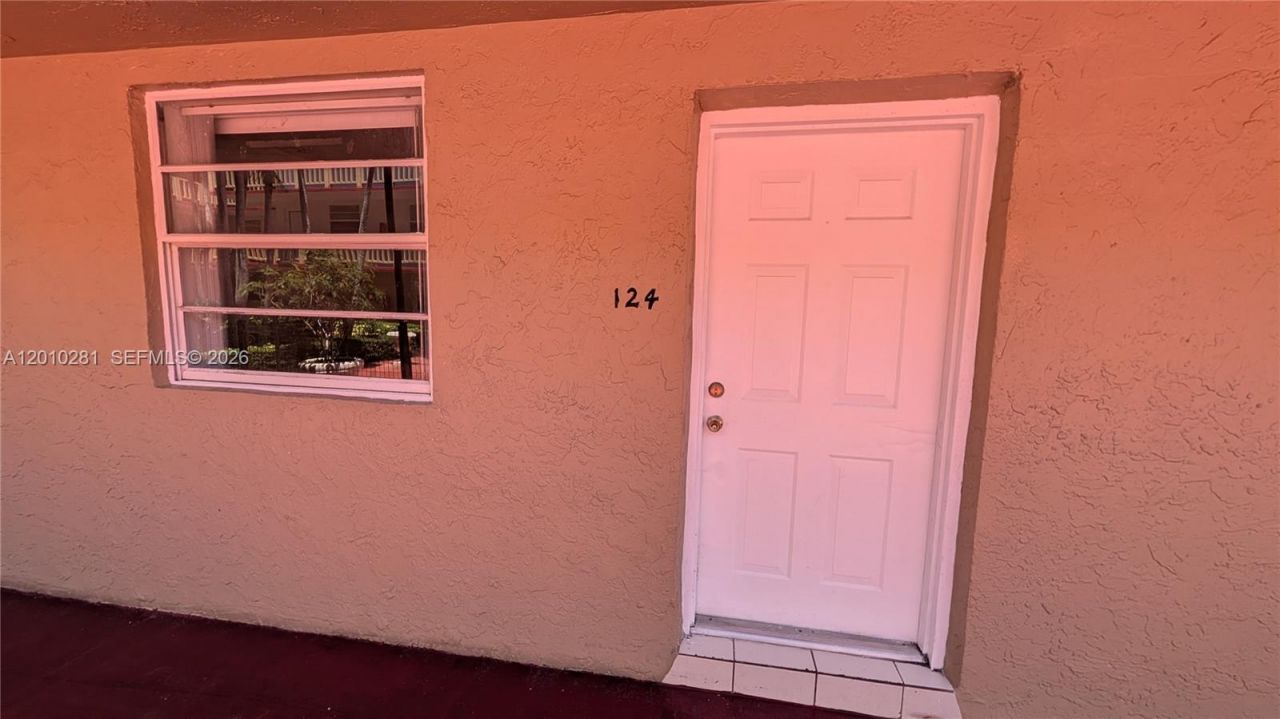 4655 Palm Ave , Unit 124, Hialeah, FL 33012 Photo