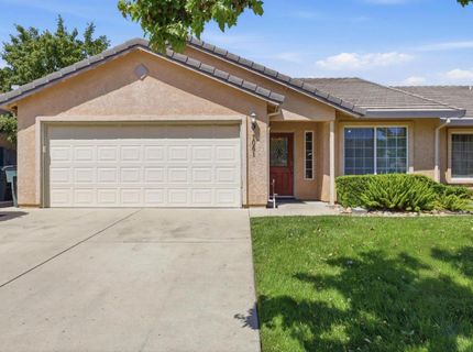 1061 Courtyard Dr, Yuba City, CA 95991 Photo