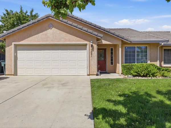 1061 Courtyard Dr, Yuba City, CA 95991