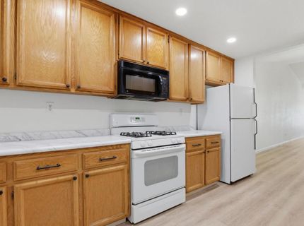 1061 Courtyard Dr, Yuba City, CA 95991 Photo