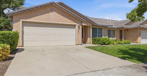 1061 Courtyard Dr, Yuba City, CA 95991 Photo