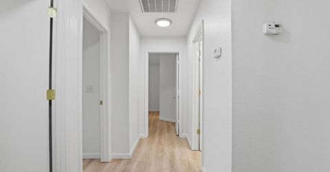 1061 Courtyard Dr, Yuba City, CA 95991 Photo